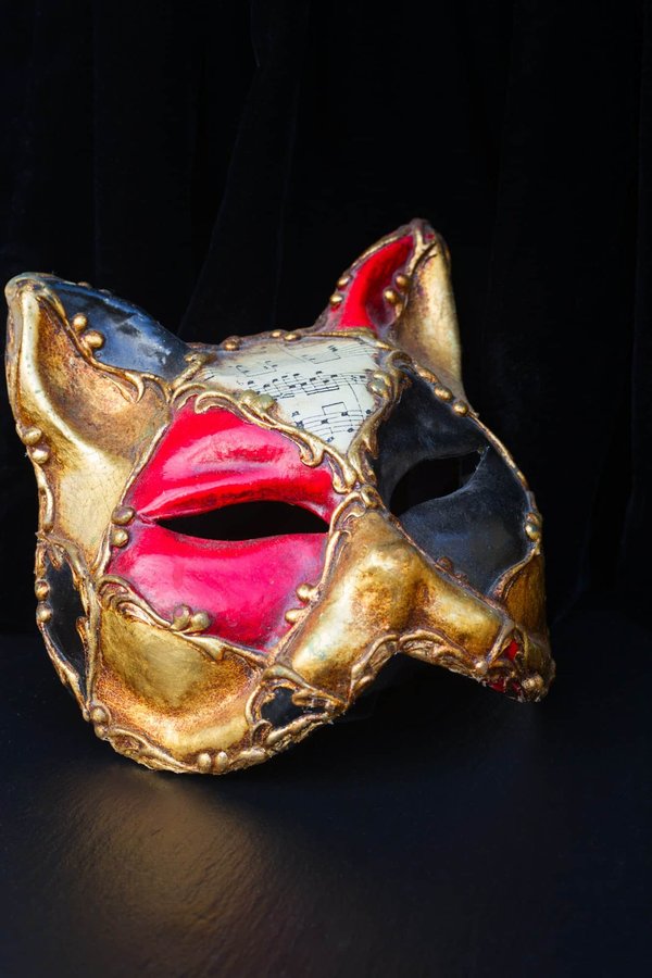 Comment découvrir les traditions des masques vénitiens à Venise, Italie ?